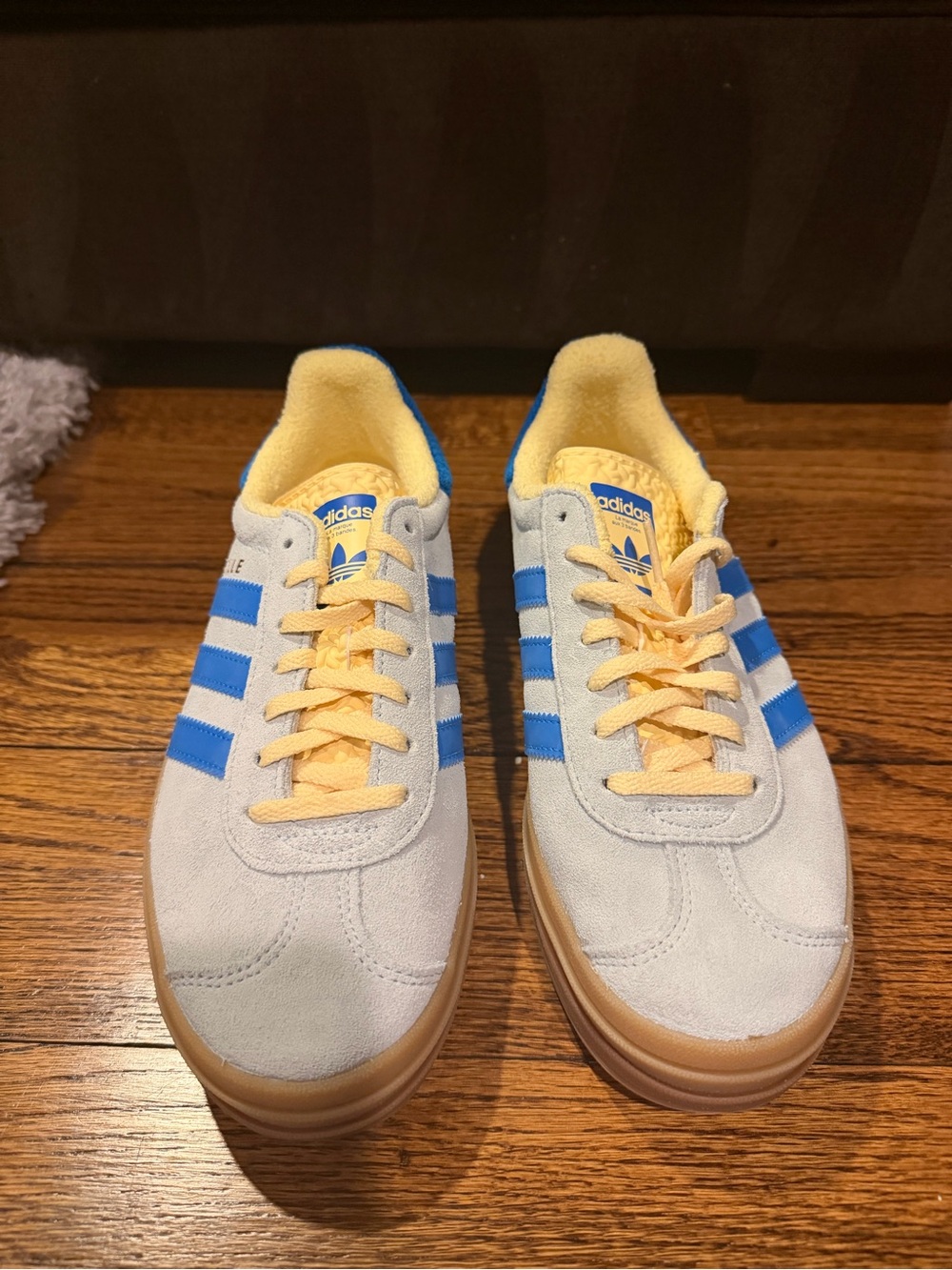 Nike Athletic Sneakers in Light Gray, Blue & Yellow